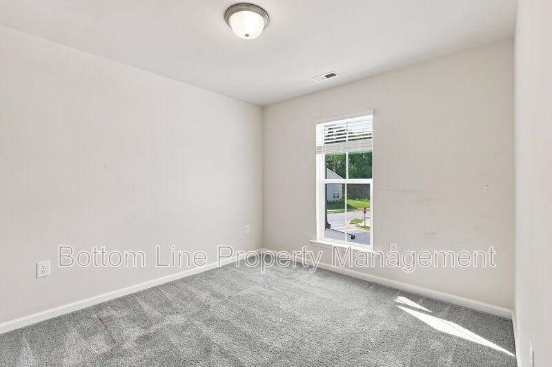 Modern 3BR/2.5BA Townhome with Beautiful Kitchen, Spacious Primary Suite & 1-Car Garage property image