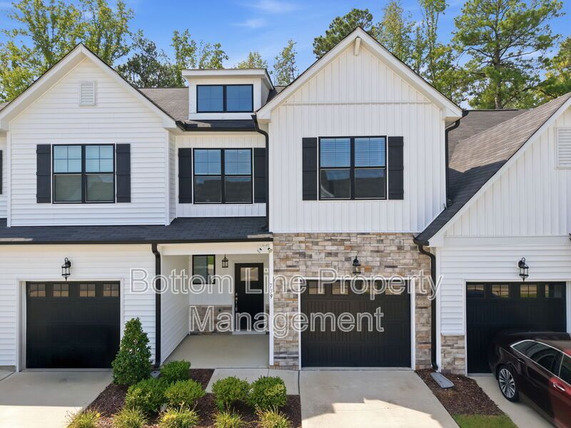 Modern 3BR/2.5BA Townhome with 1-Car Garage & Community Pool property image