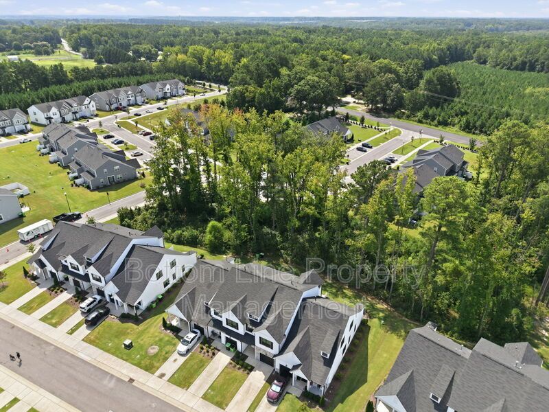 Modern 3BR/2.5BA Townhome with 1-Car Garage & Community Pool property image