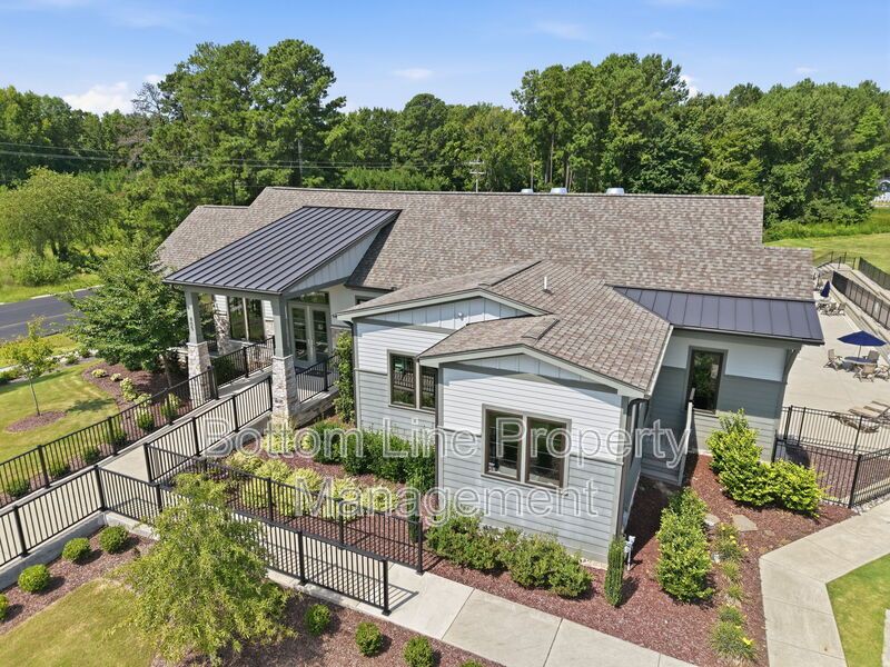 Modern 3BR/2.5BA Townhome with 1-Car Garage & Community Pool property image