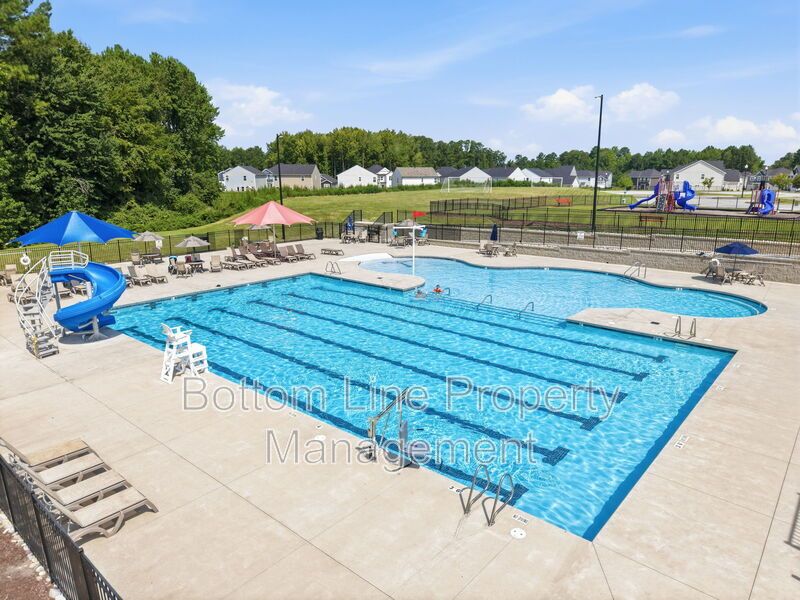 Modern 3BR/2.5BA Townhome with 1-Car Garage & Community Pool property image