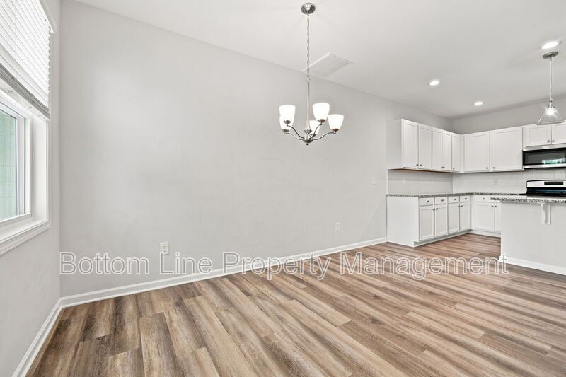 Modern 3BR/2.5BA Townhome with 1-Car Garage & Community Pool property image
