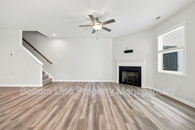 Modern 3BR/2.5BA Townhome with 1-Car Garage & Community Pool property image