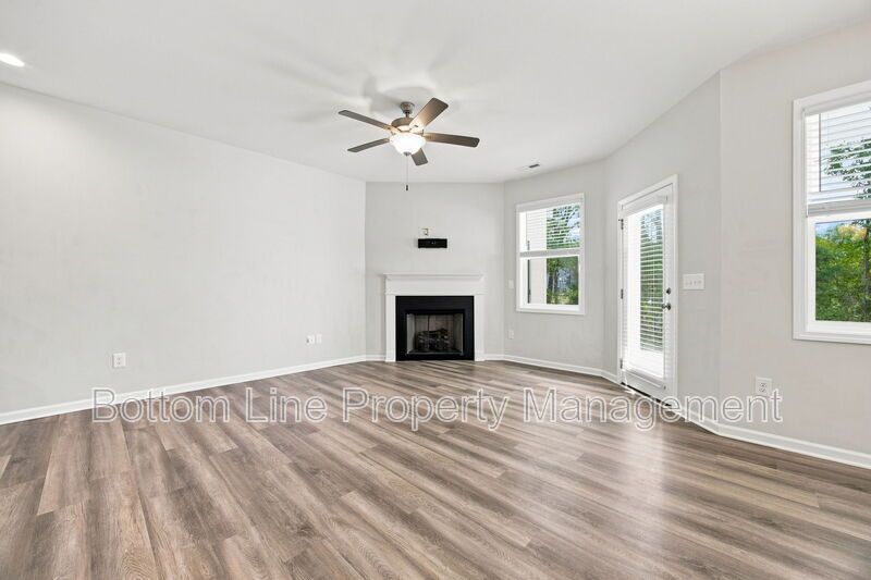 Modern 3BR/2.5BA Townhome with 1-Car Garage & Community Pool property image