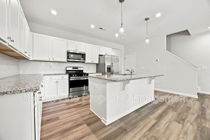 Modern 3BR/2.5BA Townhome with 1-Car Garage & Community Pool property image
