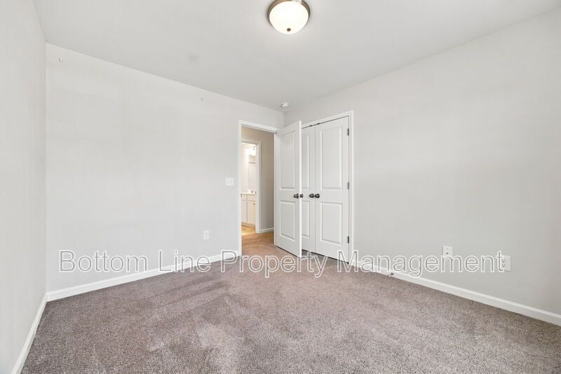 Modern 3BR/2.5BA Townhome with 1-Car Garage & Community Pool property image