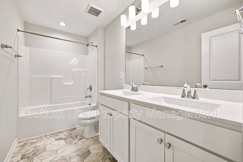 Modern 3BR/2.5BA Townhome with 1-Car Garage & Community Pool property image