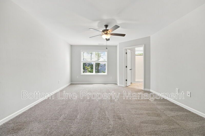 Modern 3BR/2.5BA Townhome with 1-Car Garage & Community Pool property image