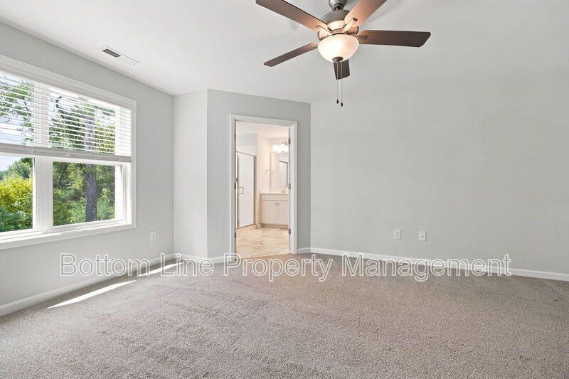 Modern 3BR/2.5BA Townhome with 1-Car Garage & Community Pool property image