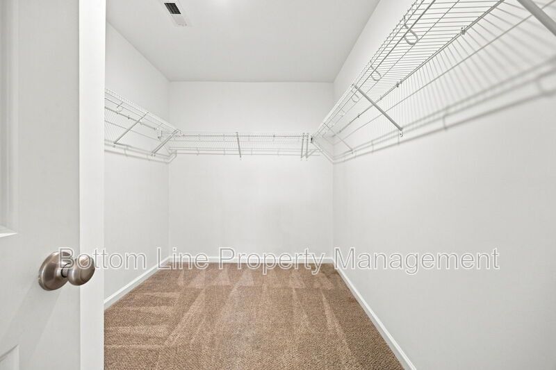 Modern 3BR/2.5BA Townhome with 1-Car Garage & Community Pool property image