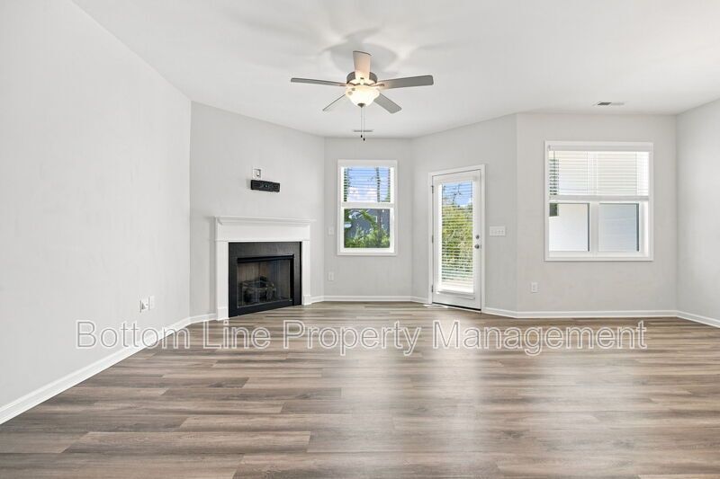 Modern 3BR/2.5BA Townhome with 1-Car Garage & Community Pool property image
