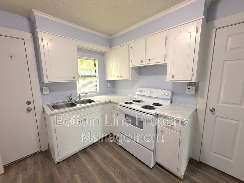 🏡 Affordable 1 Bedroom Apartment in Stanley! property image