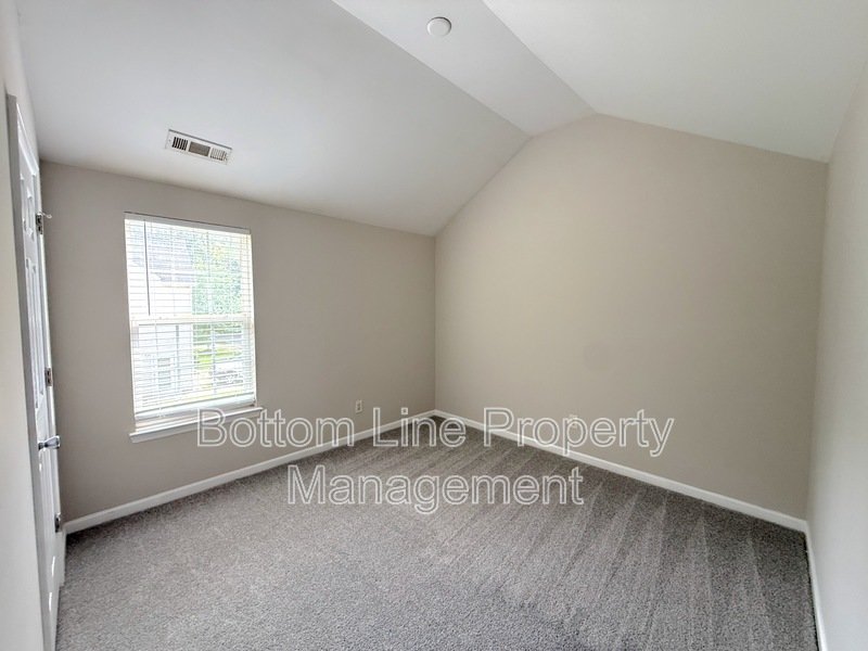 Spacious 4 BR Home on a Generous Corner Lot! property image