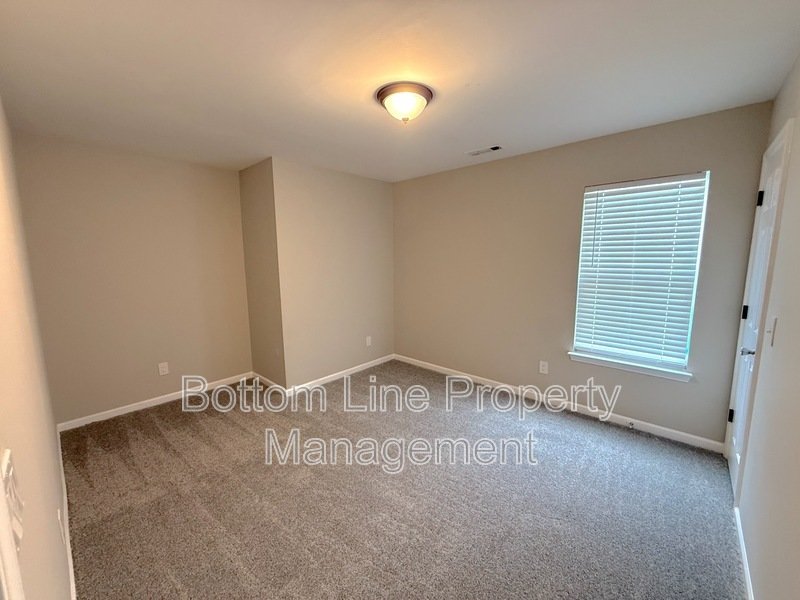 Spacious 4 BR Home on a Generous Corner Lot! property image