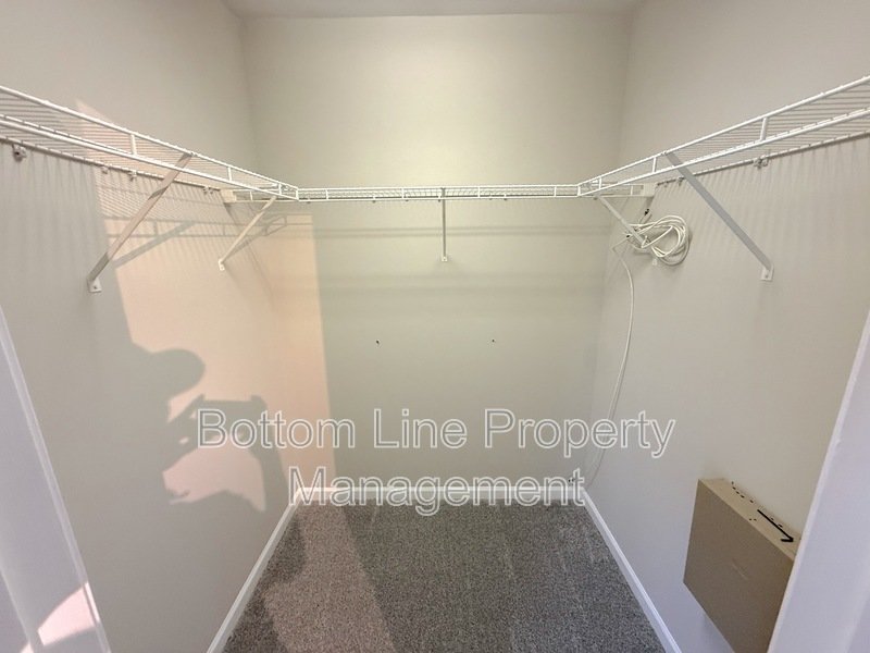 Spacious 4 BR Home on a Generous Corner Lot! property image
