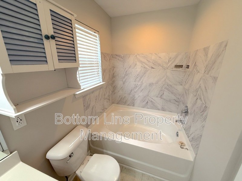 Spacious 4 BR Home on a Generous Corner Lot! property image