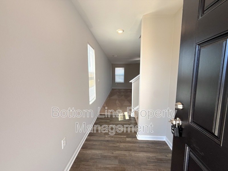 Spacious Home, Ready for Move-in in a Desired Area - MOVE-IN Special! property image
