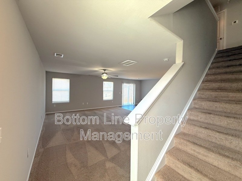 Spacious Home, Ready for Move-in in a Desired Area - MOVE-IN Special! property image