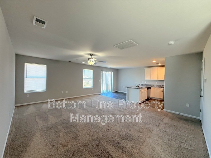 Spacious Home, Ready for Move-in in a Desired Area - MOVE-IN Special! property image