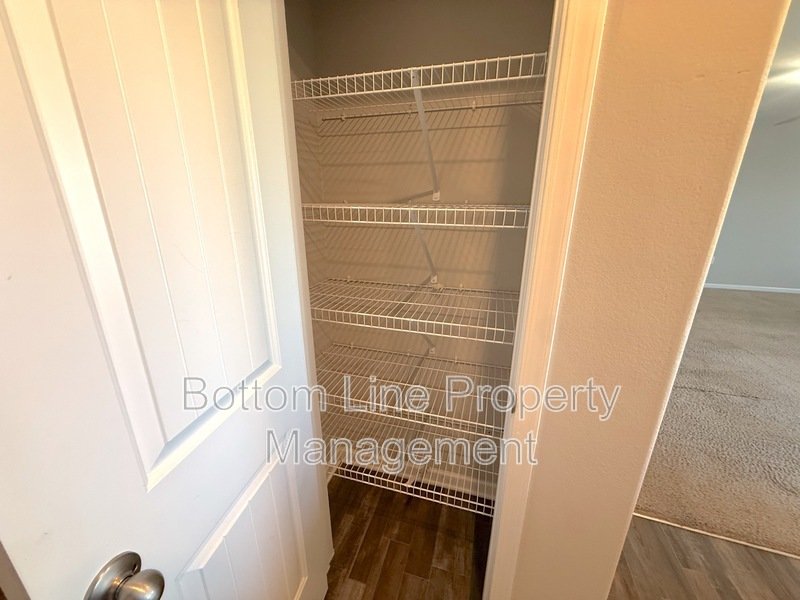 Spacious Home, Ready for Move-in in a Desired Area - MOVE-IN Special! property image