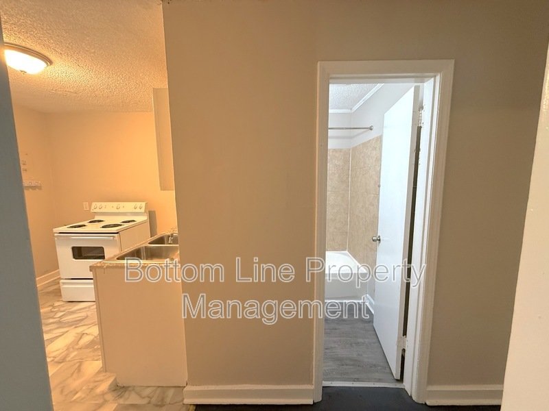 🏡 Affordable 2 Bedroom Duplex Near Uptown Charlotte! property image