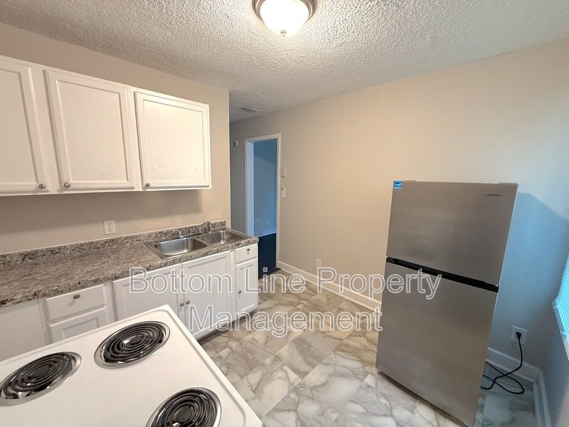 🏡 Affordable 2 Bedroom Duplex Near Uptown Charlotte! property image