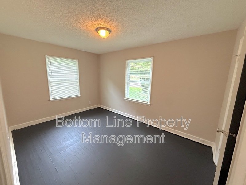 🏡 Affordable 2 Bedroom Duplex Near Uptown Charlotte! property image