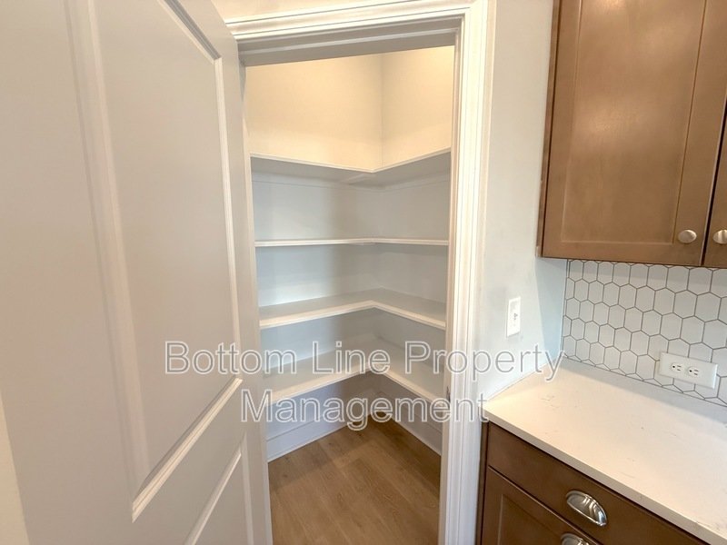 Luxurious 3 Bedroom 2.5 Bathroom TownHouse For Rent property image