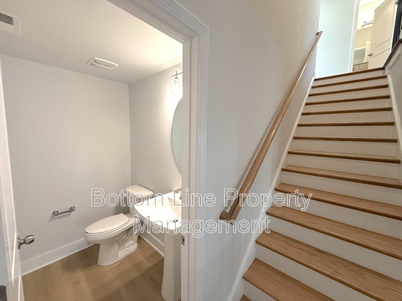 Luxurious 3 Bedroom 2.5 Bathroom TownHouse For Rent property image