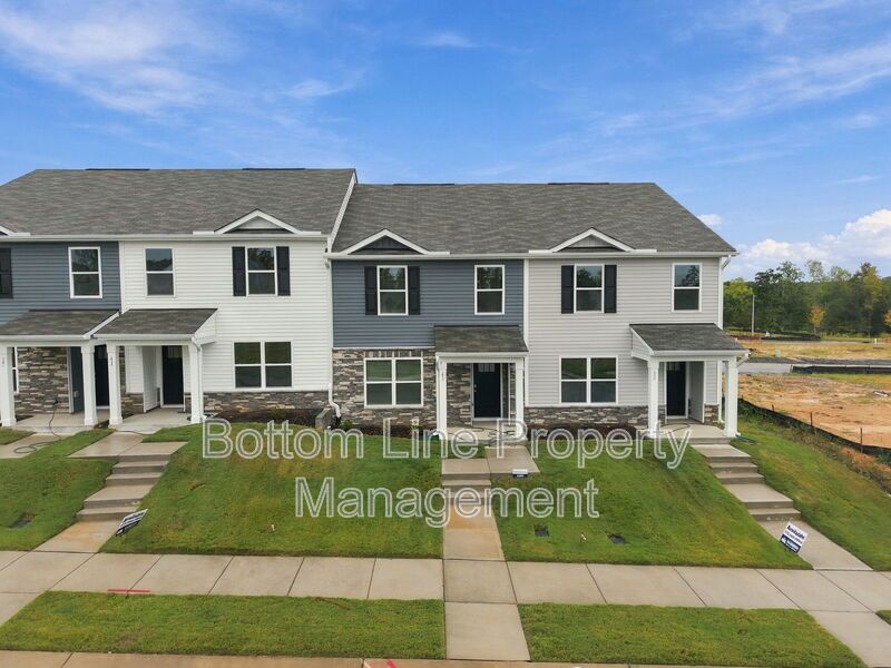 Brand-New 3BR Townhome with Garage in Pool Community property image