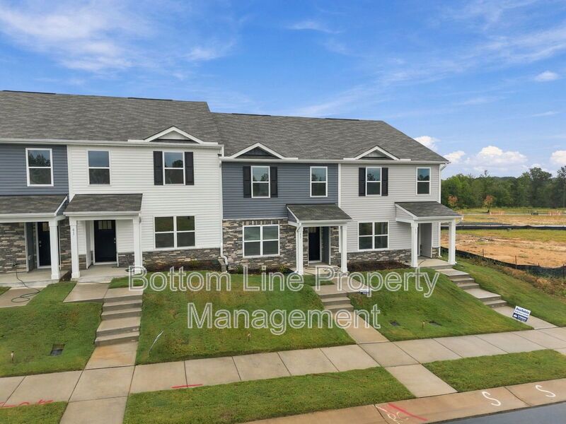 Brand-New 3BR Townhome with Garage in Pool Community property image