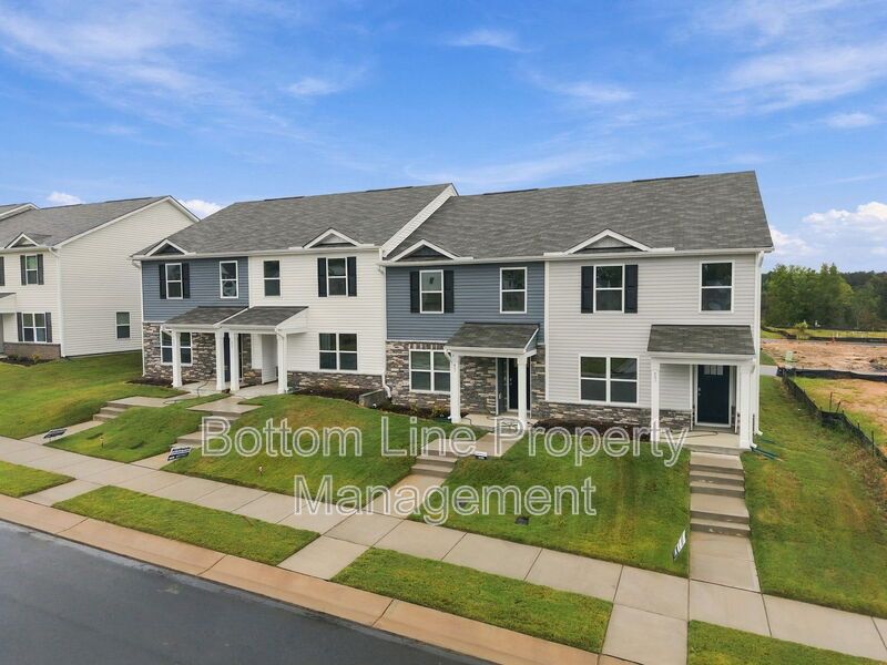 Brand-New 3BR Townhome with Garage in Pool Community property image