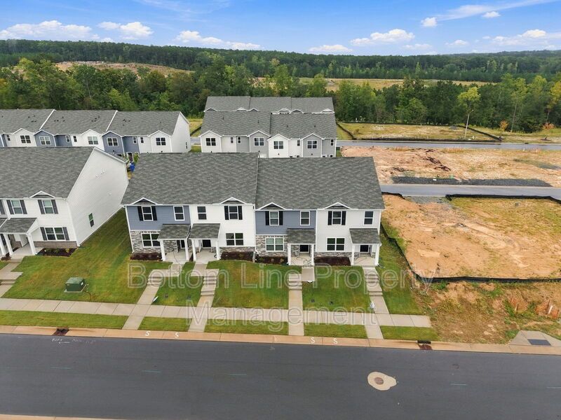 Brand-New 3BR Townhome with Garage in Pool Community property image