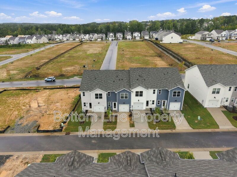 Brand-New 3BR Townhome with Garage in Pool Community property image