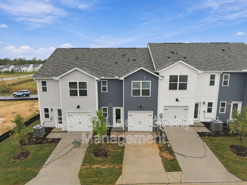 Brand-New 3BR Townhome with Garage in Pool Community property image