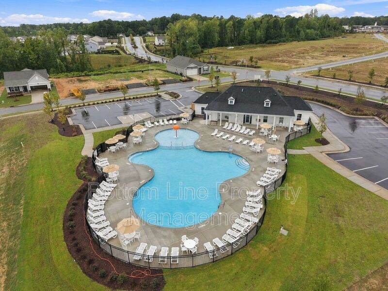 Brand-New 3BR Townhome with Garage in Pool Community property image