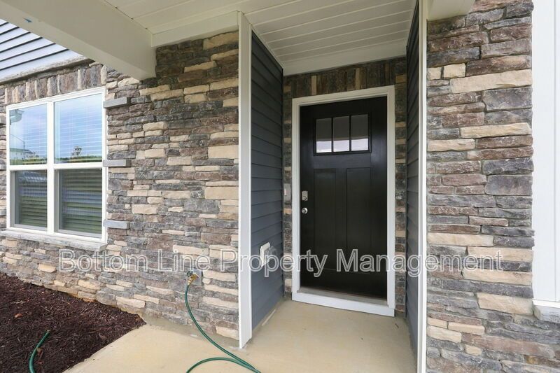 Brand-New 3BR Townhome with Garage in Pool Community property image