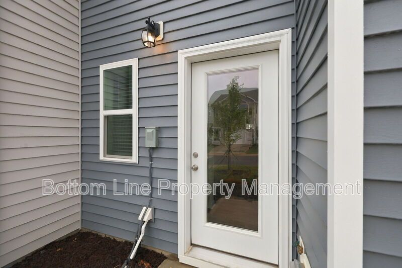 Brand-New 3BR Townhome with Garage in Pool Community property image