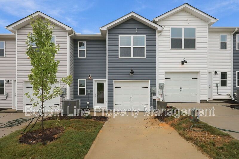 Brand-New 3BR Townhome with Garage in Pool Community property image