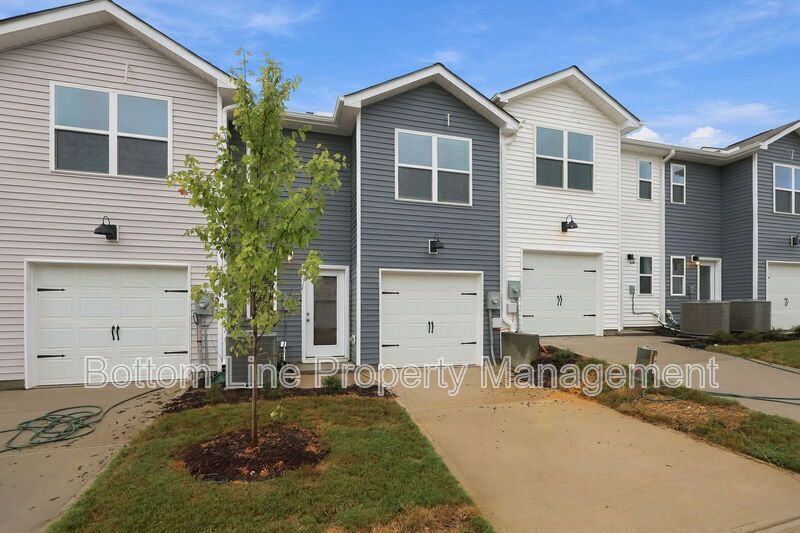 Brand-New 3BR Townhome with Garage in Pool Community property image