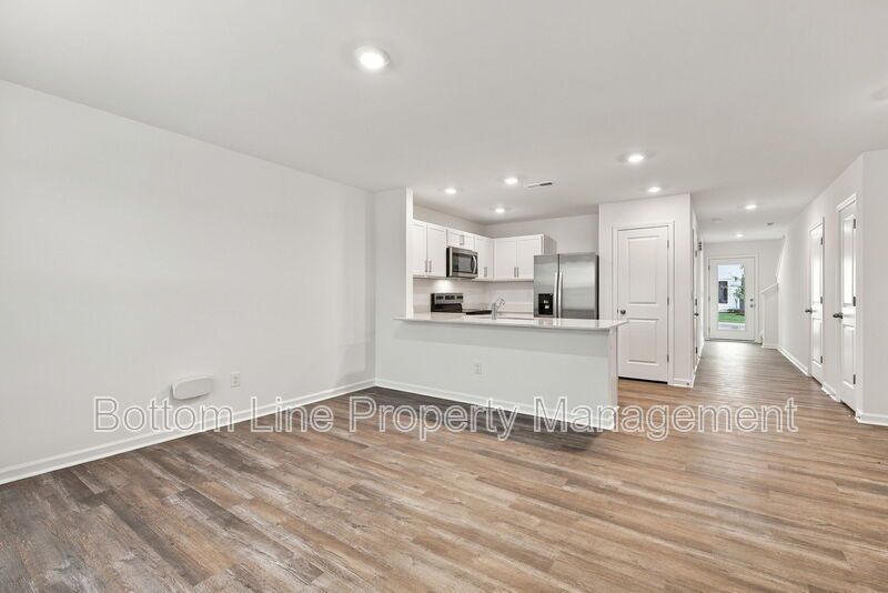 Brand-New 3BR Townhome with Garage in Pool Community property image