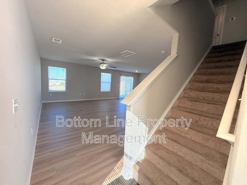 Spacious Home, Ready for Move-in in a Desired Area - MOVE-IN Special! property image