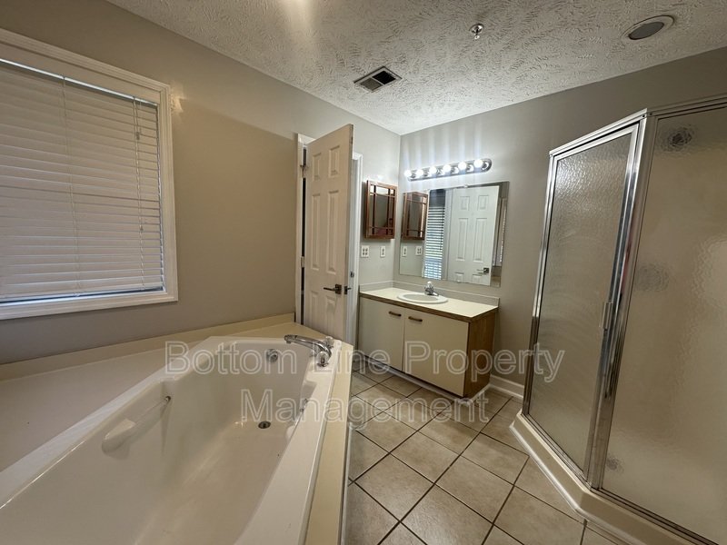 Bright and Open property image