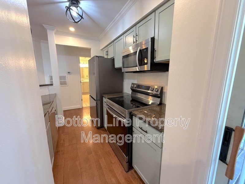 Stunning 2 Bed 2 Bath Unit Minutes From Uptown Charlotte property image