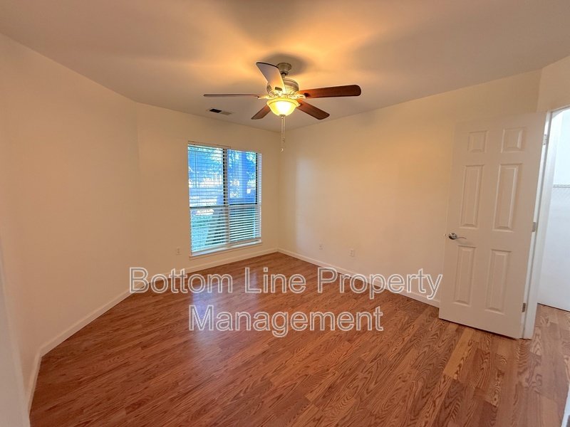 Stunning 2 Bed 2 Bath Unit Minutes From Uptown Charlotte property image