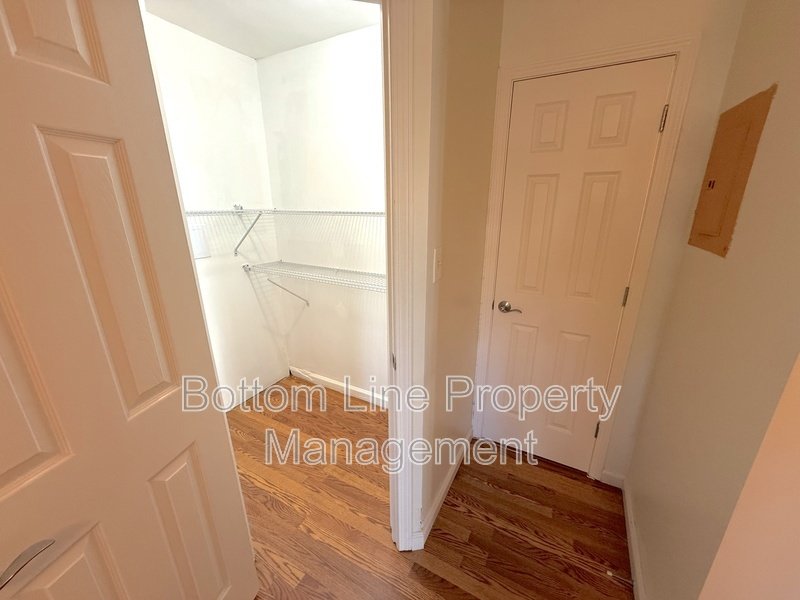 Stunning 2 Bed 2 Bath Unit Minutes From Uptown Charlotte property image