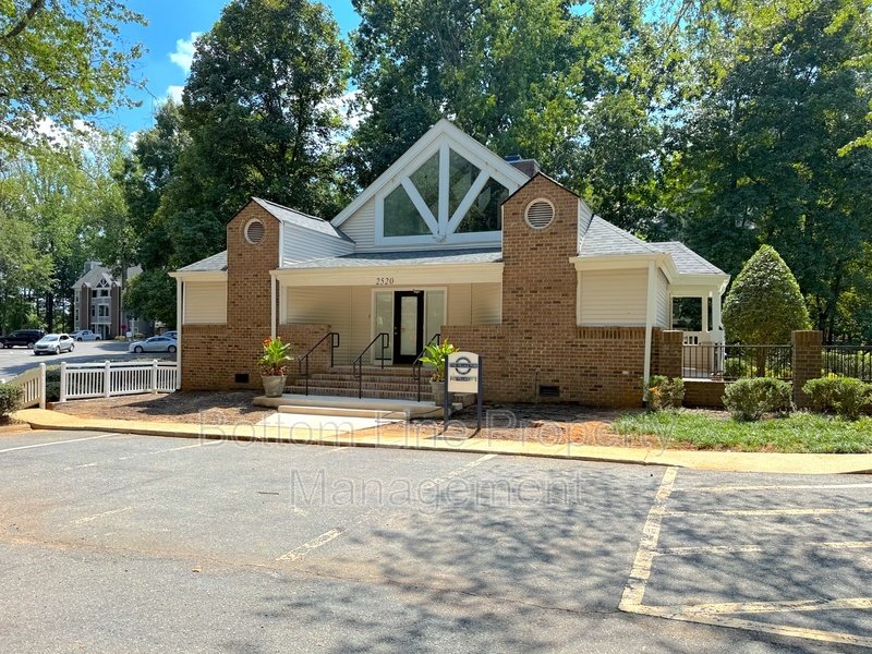 Stunning 2 Bed 2 Bath Unit Minutes From Uptown Charlotte property image