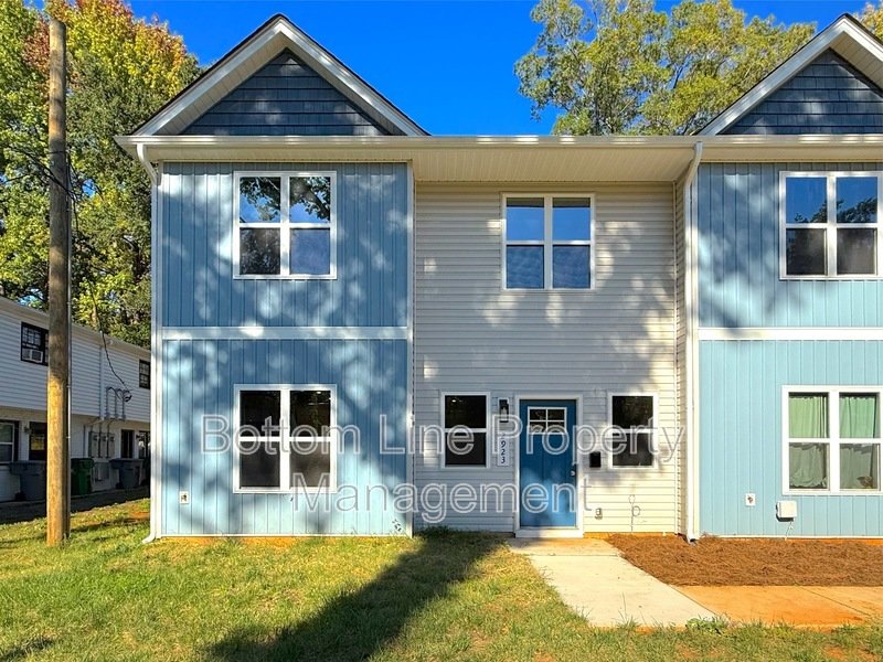3BR/2.5BA Spacious and Modern Townhome - Available Now! property image
