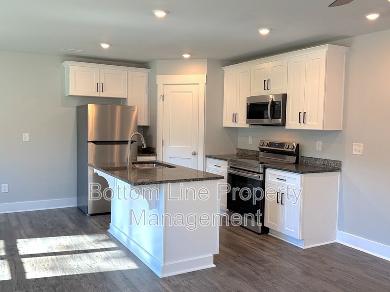 3BR/2.5BA Spacious and Modern Townhome - Available Now! property image