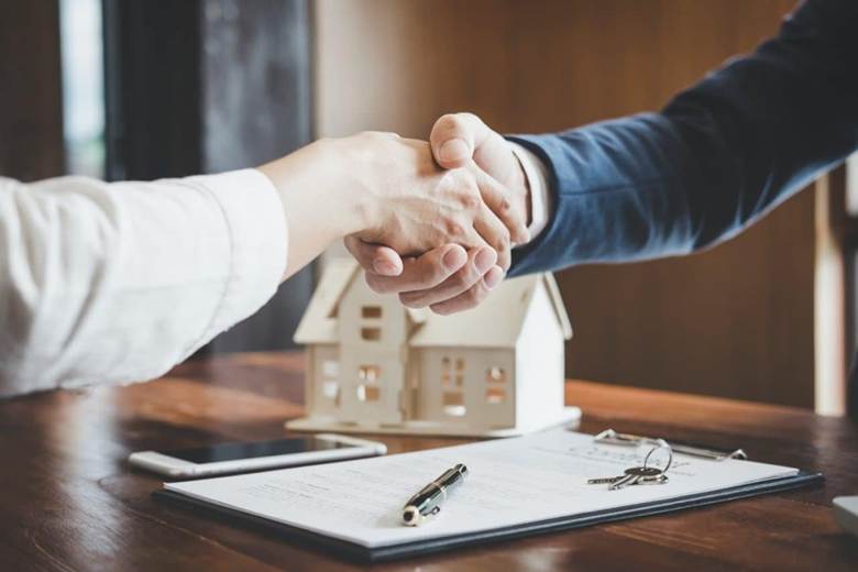 The Benefits of Working with a Real Estate Agent: Your Guide to a Smoother  Property Transaction